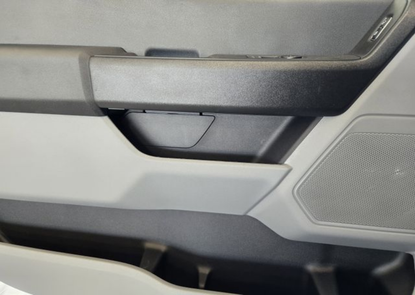 2025 Ford F-450 Super Duty Chassis Cab XL - Photo 17