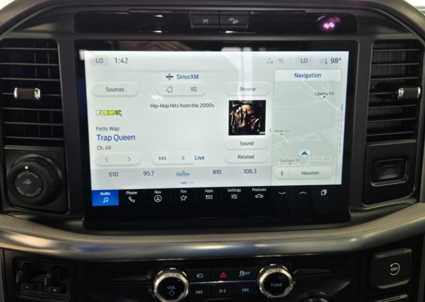 2025 Ford F-150 Lariat - Photo 13