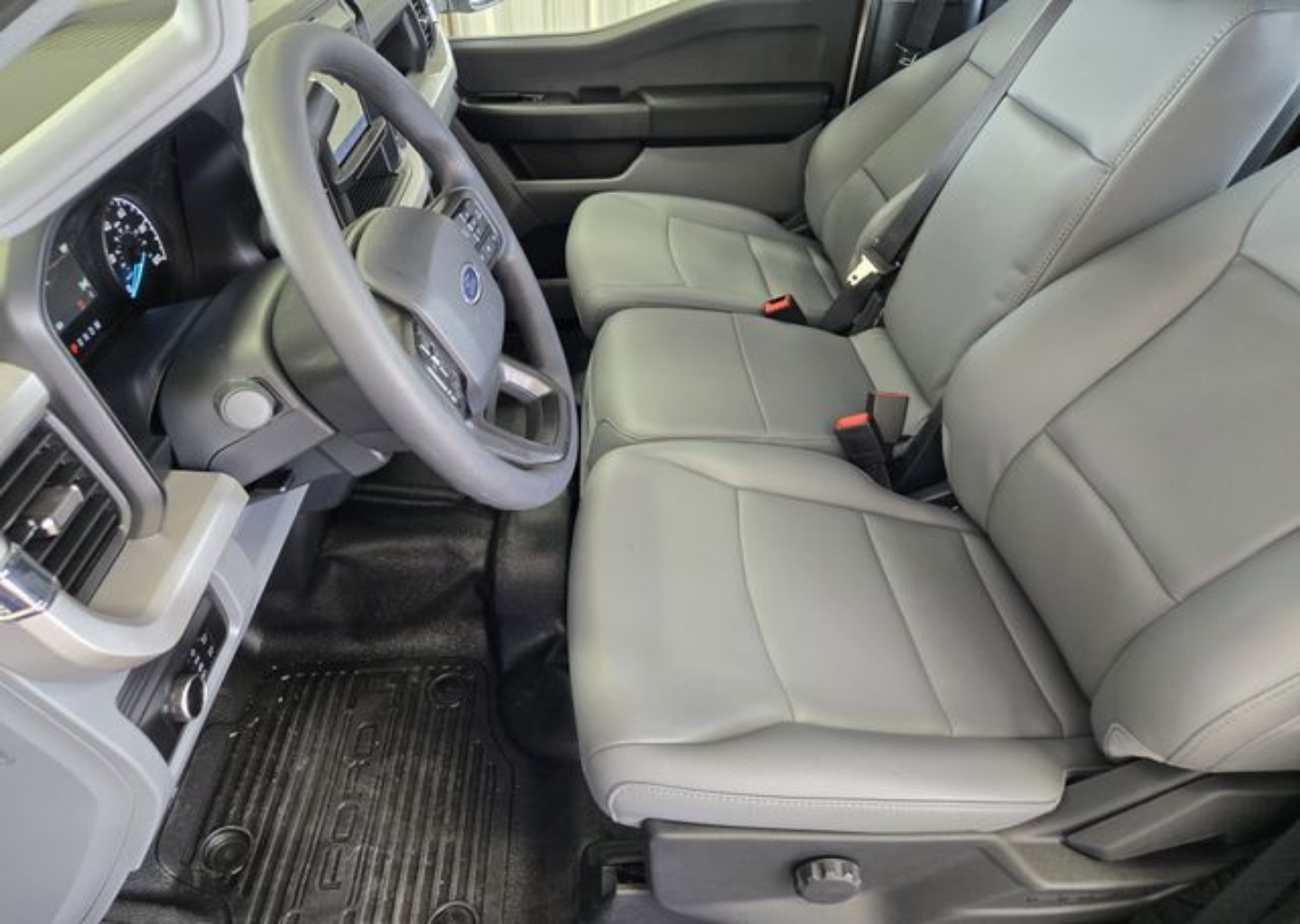 2026 Ford F-450 Super Duty Chassis Cab XL - Photo 9
