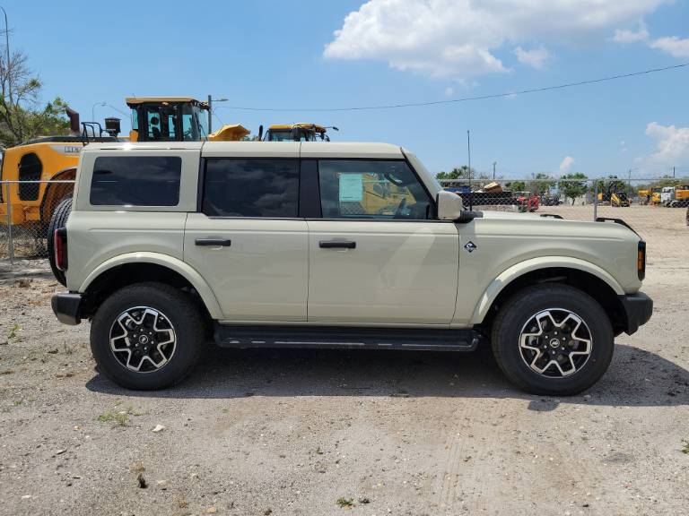 2026 Ford Bronco Outer Banks