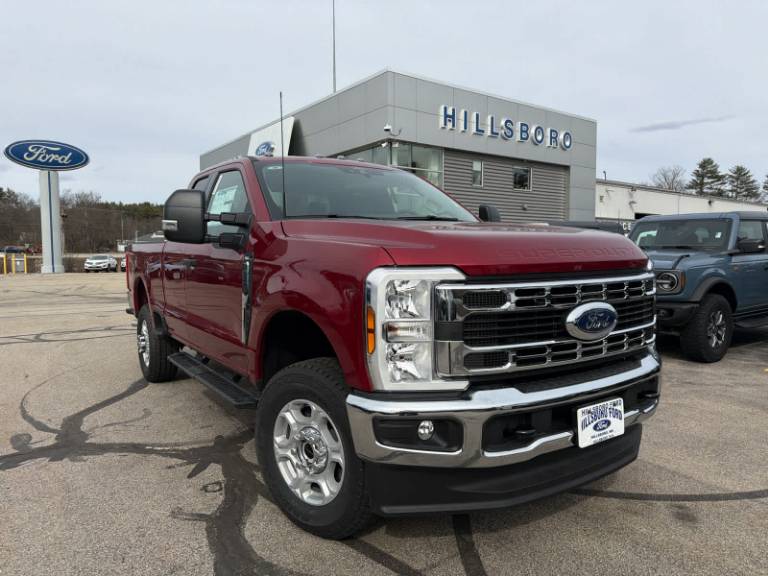 2026 Ford Super Duty F-350 SRW XLT