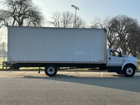 2022 Ford F-650SD 26 FT Box Truck