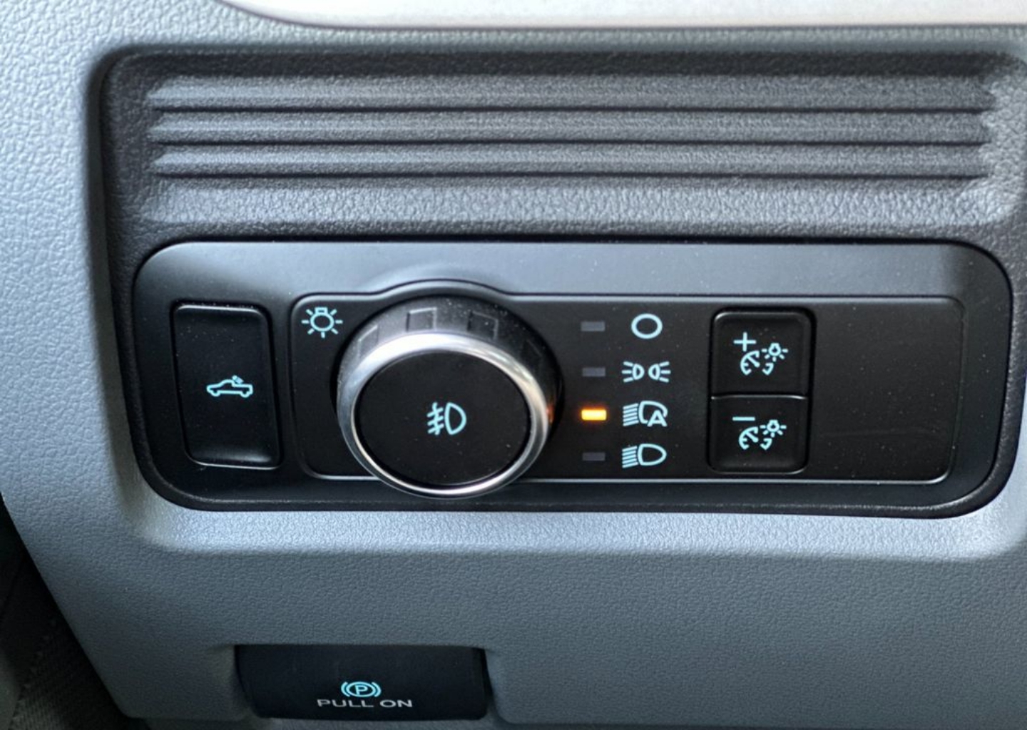 2025 Ford F-550 Super Duty Chassis Cab XL - Photo 24