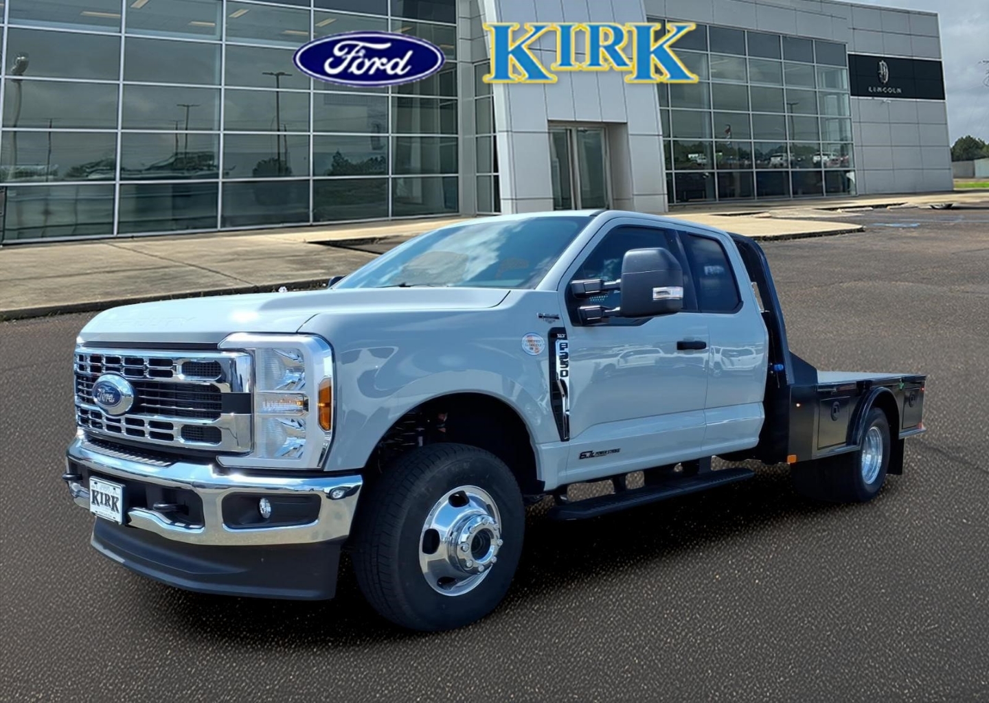 2026 Ford F-350 XLT 4x4 SuperCab 168-In DRW's photo