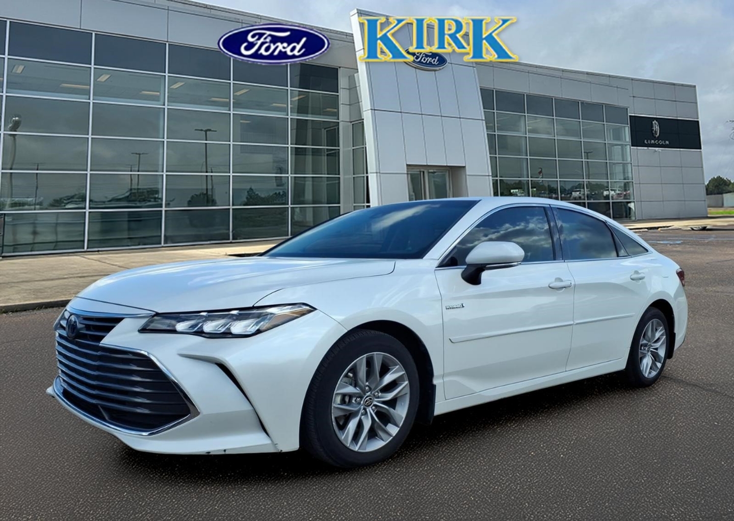 2021 Toyota Avalon XLE Hybrid's photo