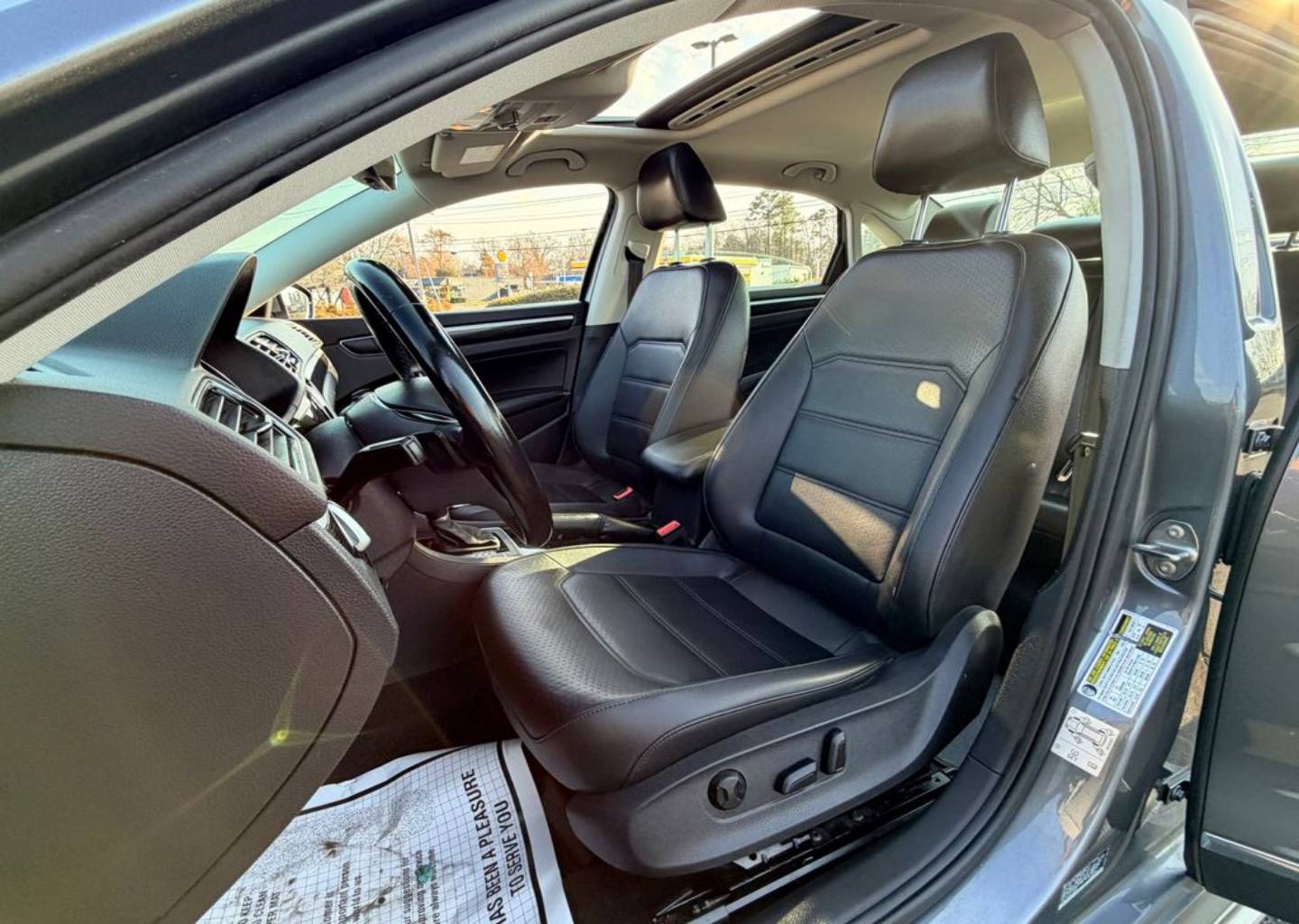 2019 Volkswagen Passat SE R-Line - Photo 19