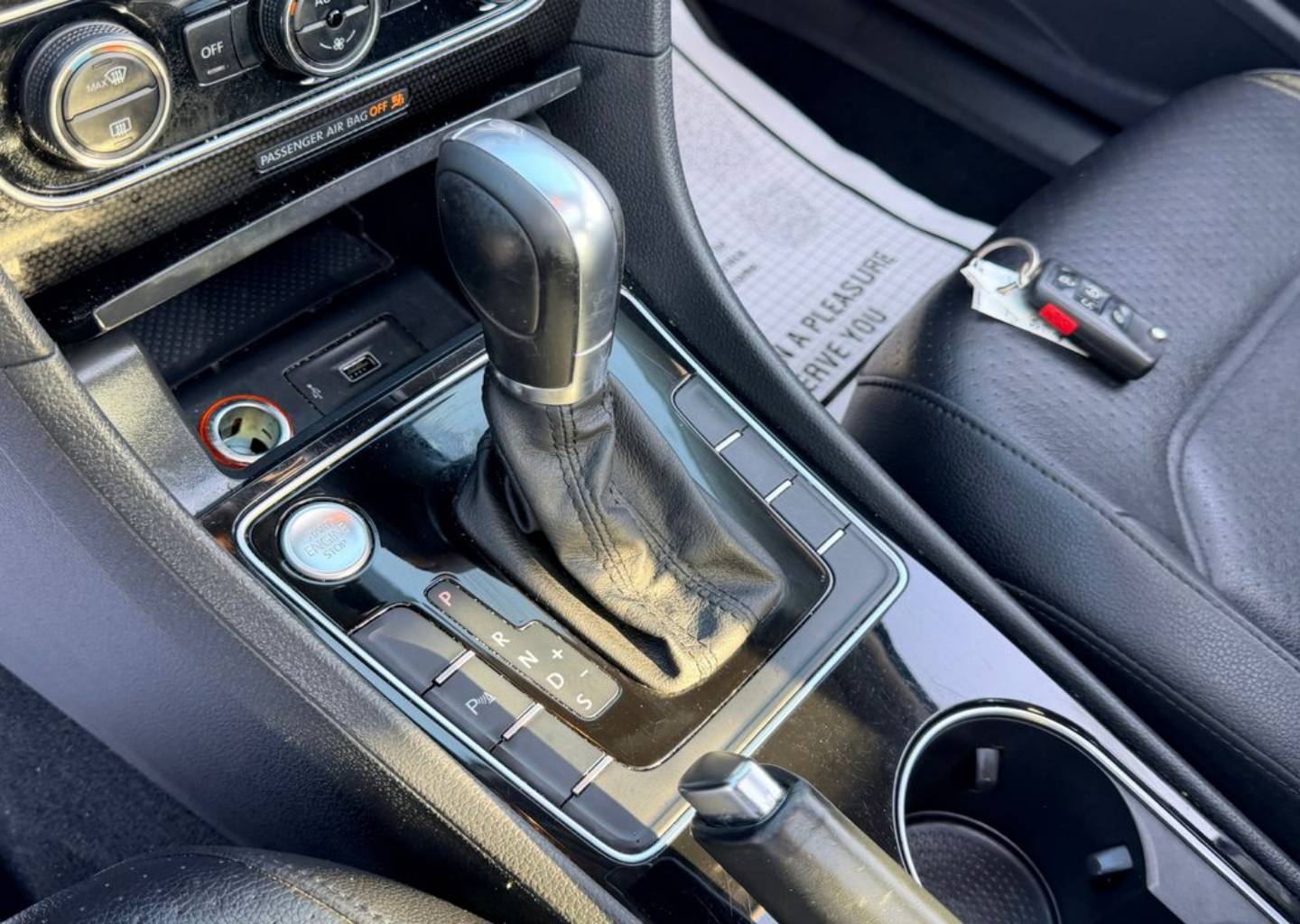 2019 Volkswagen Passat SE R-Line - Photo 23