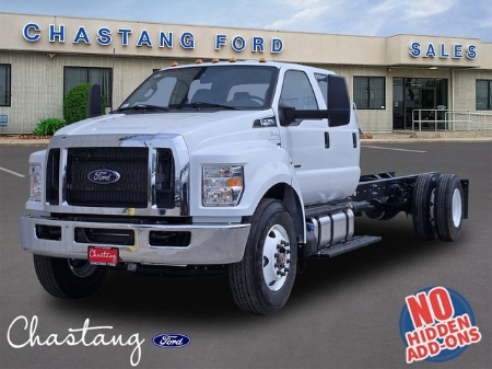 2027 Ford F-750SD Base