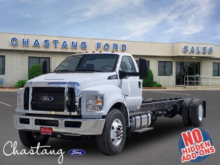 2027 Ford F-750SD Base