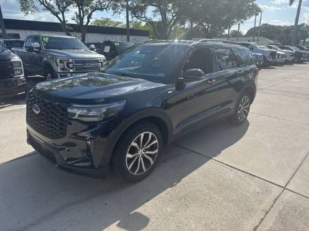 2025 Ford Explorer ST-Line