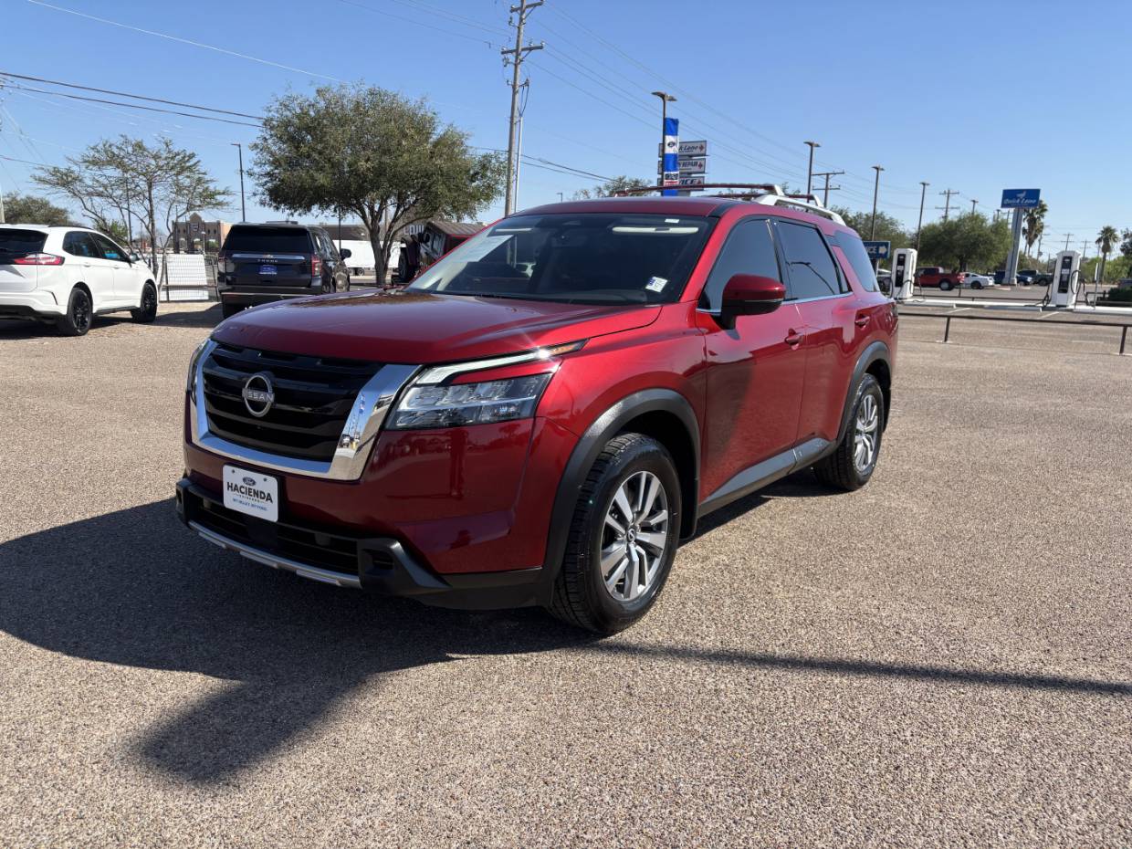 2023 Nissan Pathfinder SL