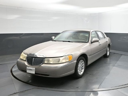 1999 Lincoln Town Car Signature