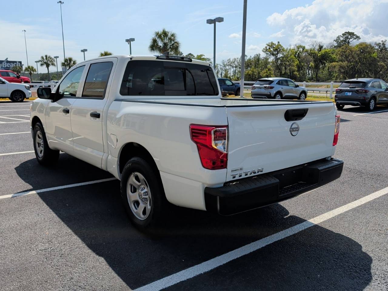 2023 Nissan Titan S - Photo 8