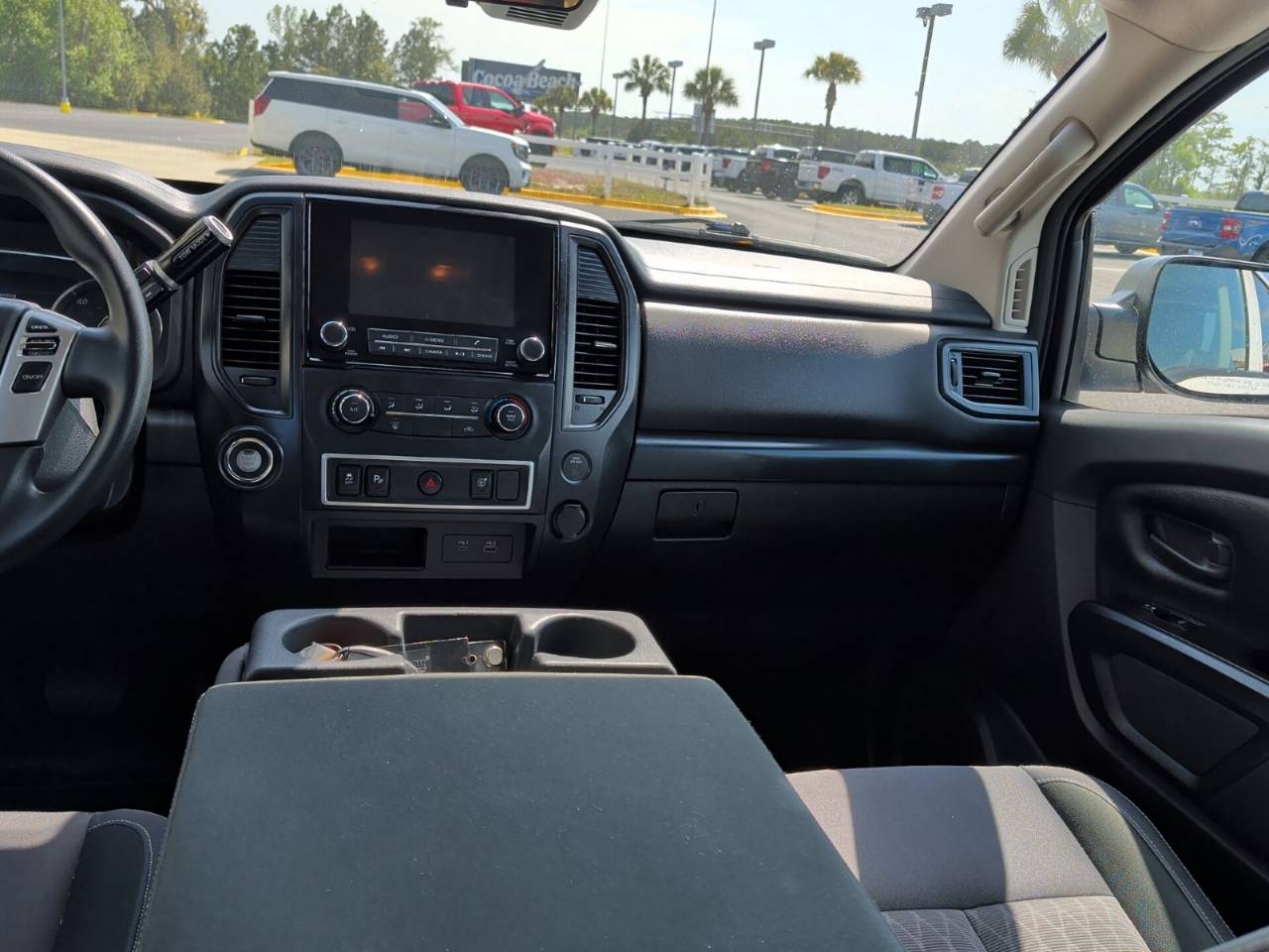 2023 Nissan Titan S - Photo 10