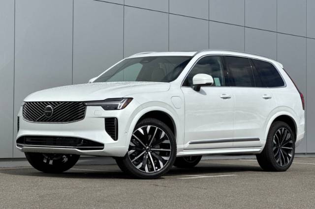 2026 Volvo XC90 Plug-In Hybrid T8 Plus