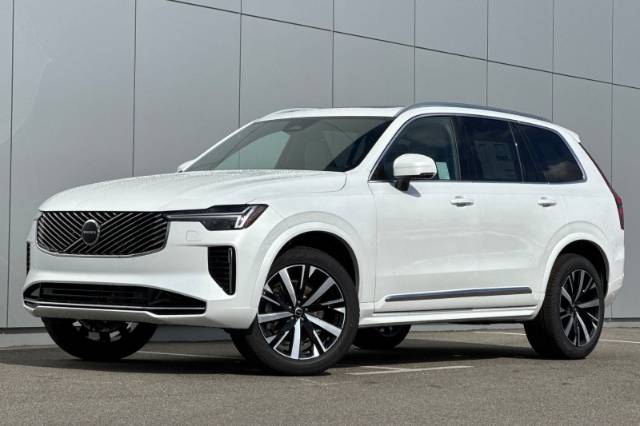 2026 Volvo XC90 B5 Core