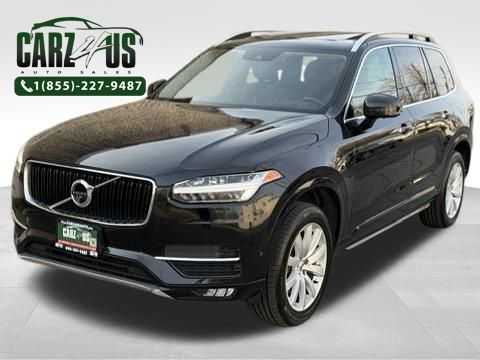 2017 Volvo XC90 T6 Momentum