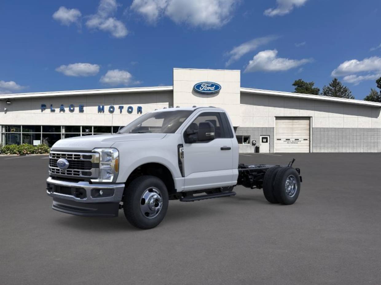 2026 Ford F-350 Super Duty Chassis Cab