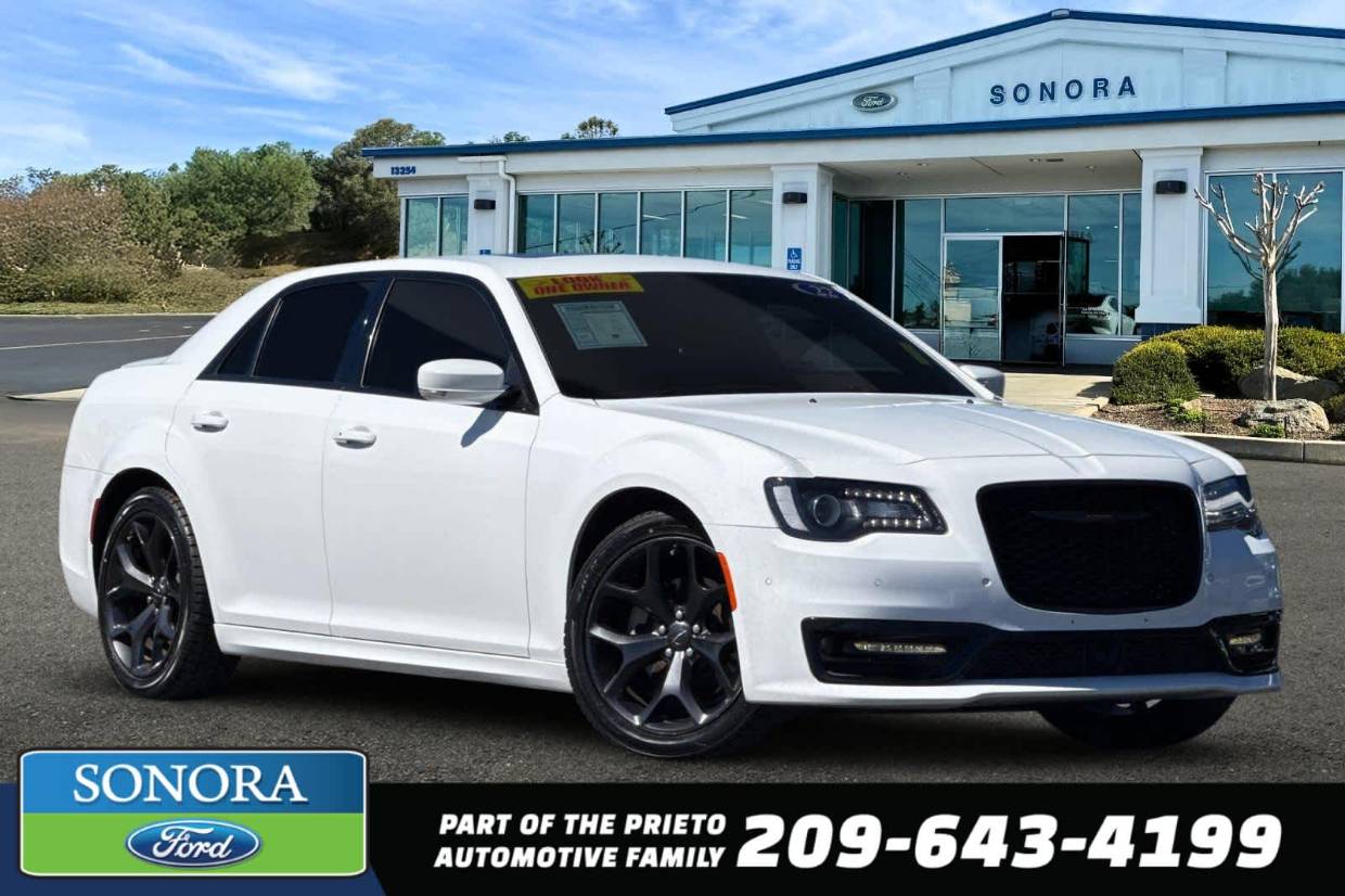 2022 Chrysler 300 S's photo
