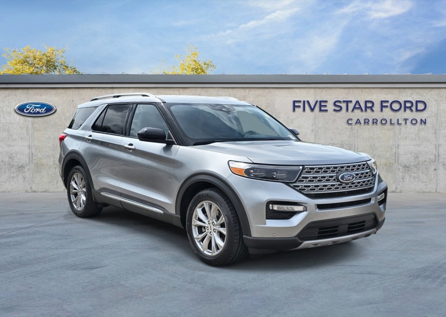 2023 Ford Explorer Limited RWD's photo