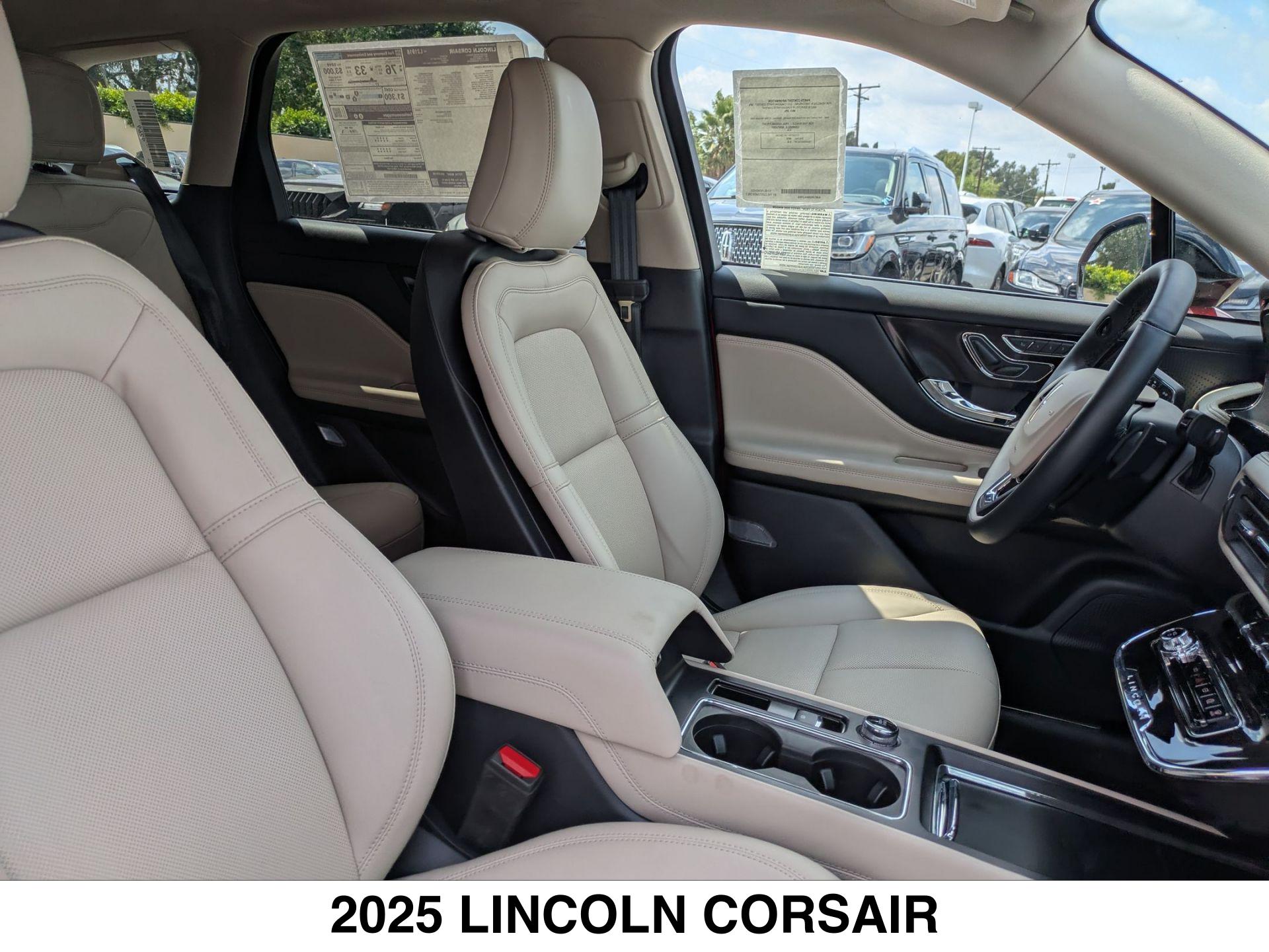 2025 Lincoln Corsair Grand Touring - Photo 14
