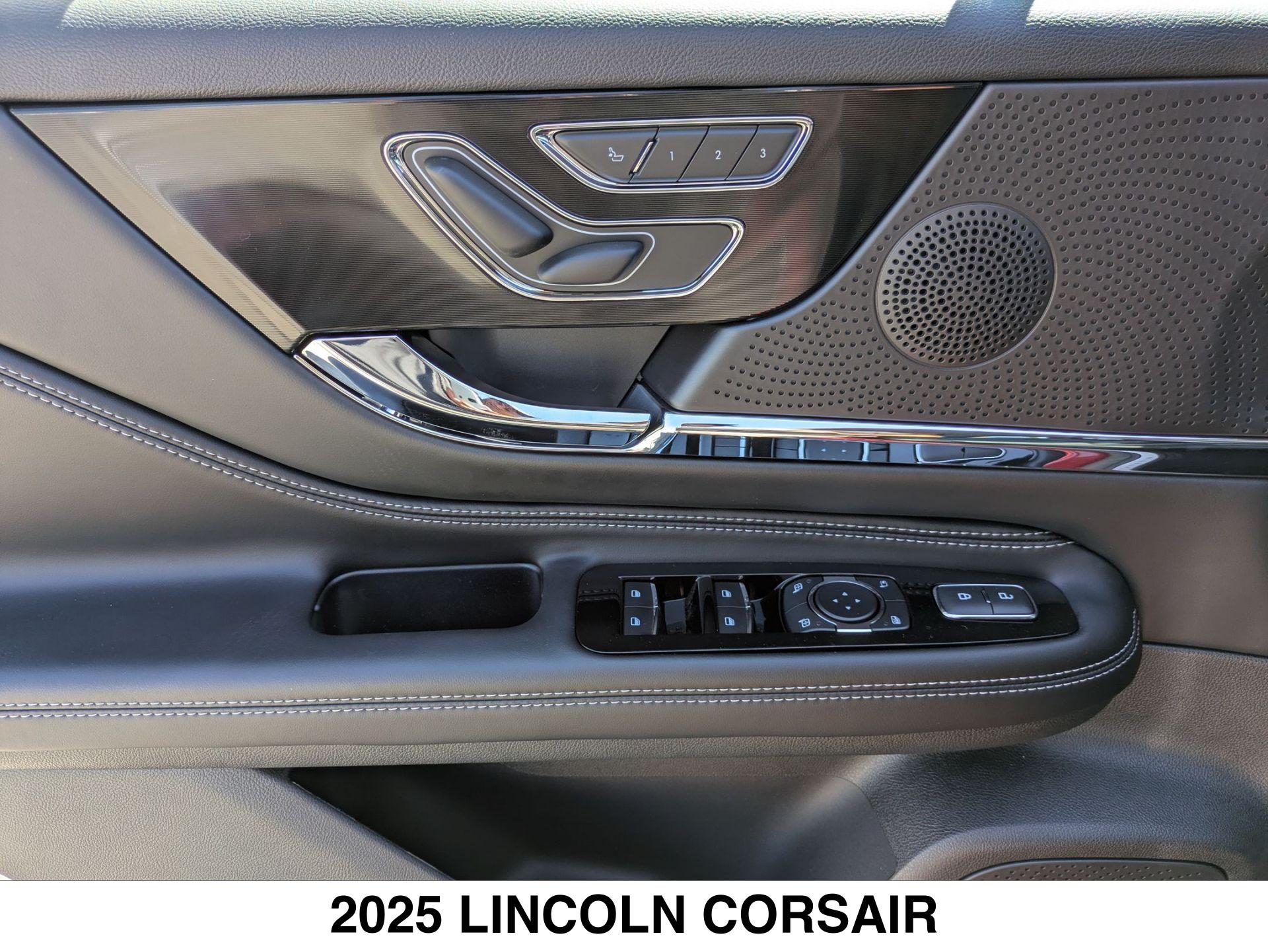 2025 Lincoln Corsair Grand Touring - Photo 7