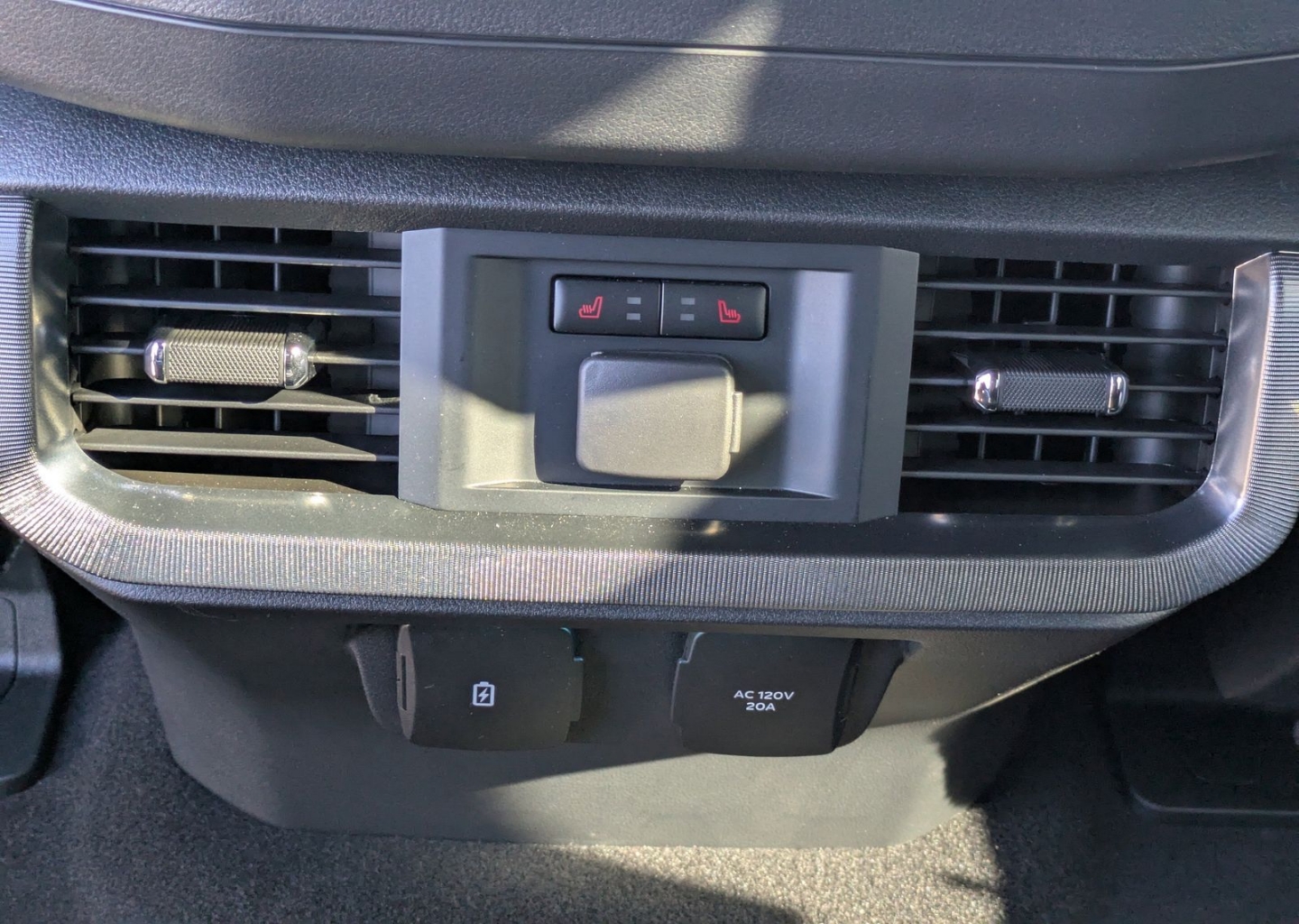 2025 Ford F-150 Platinum - Photo 15