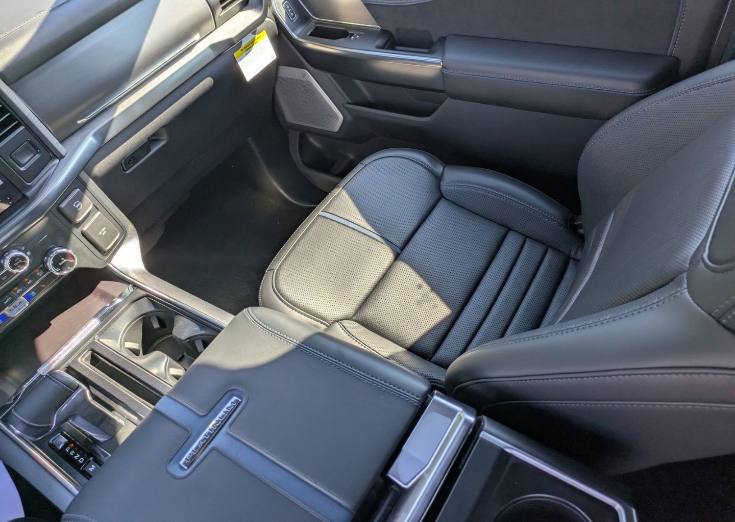 2025 Ford F-150 Platinum - Photo 18