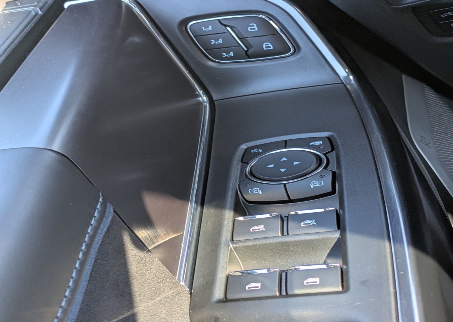 2025 Ford F-150 Platinum - Photo 29