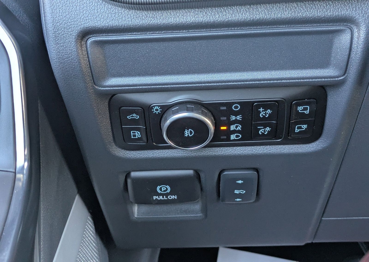 2025 Ford F-150 Platinum - Photo 30