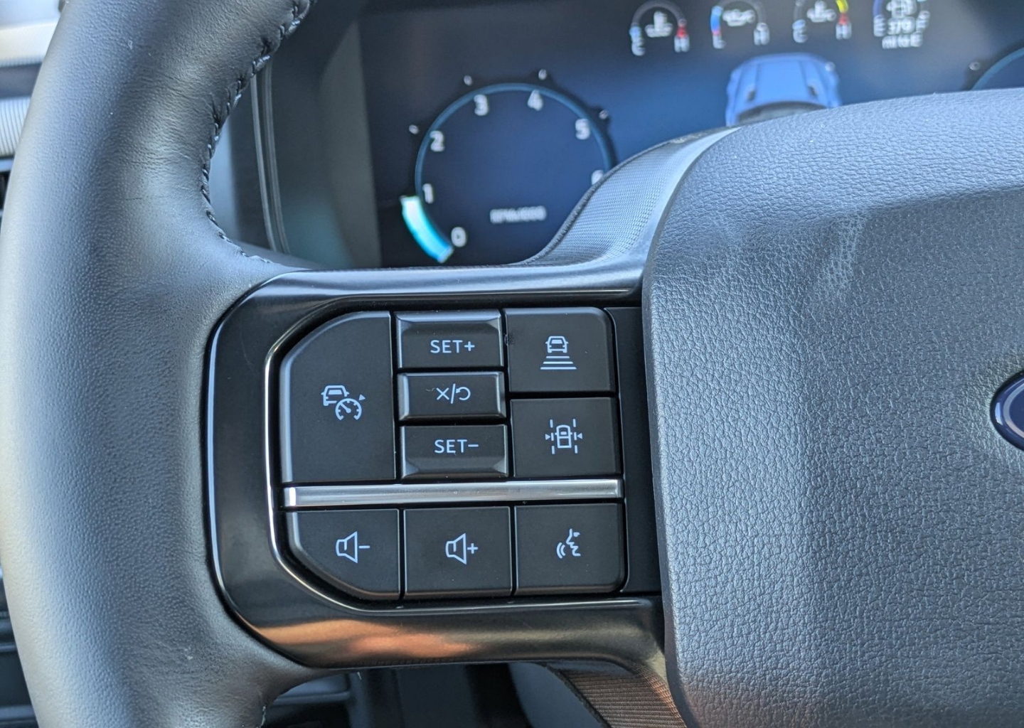 2025 Ford F-150 Platinum - Photo 31