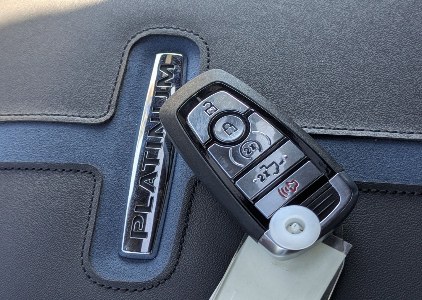 2025 Ford F-150 Platinum - Photo 38