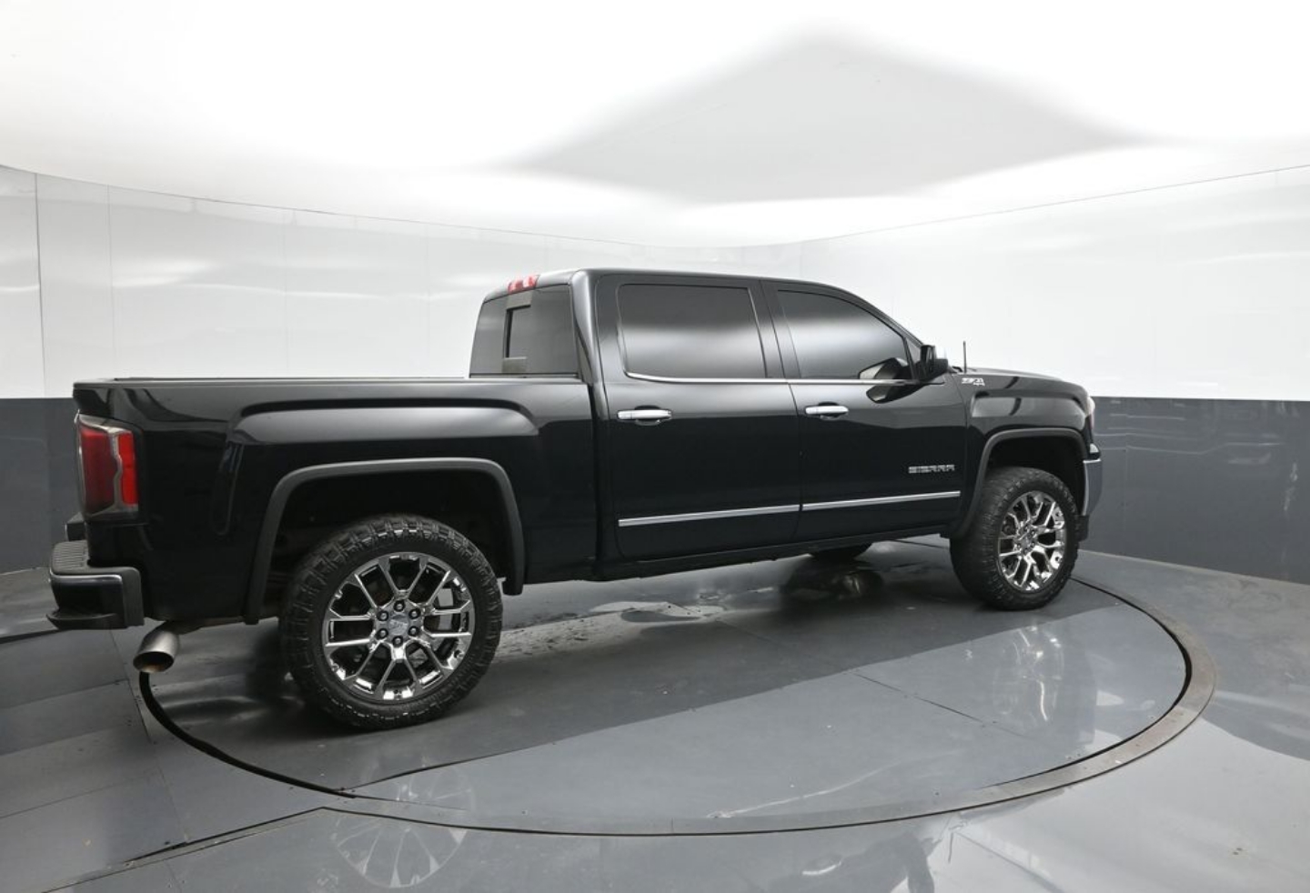 2017 GMC Sierra 1500 SLT - Photo 11