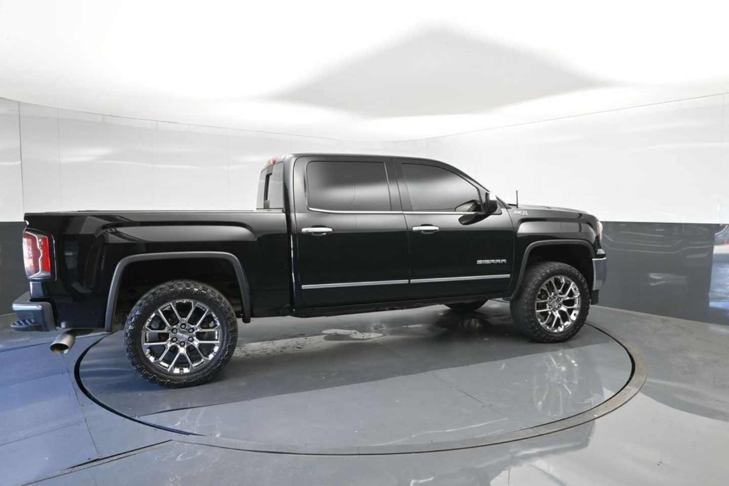 2017 GMC Sierra 1500 SLT - Photo 15