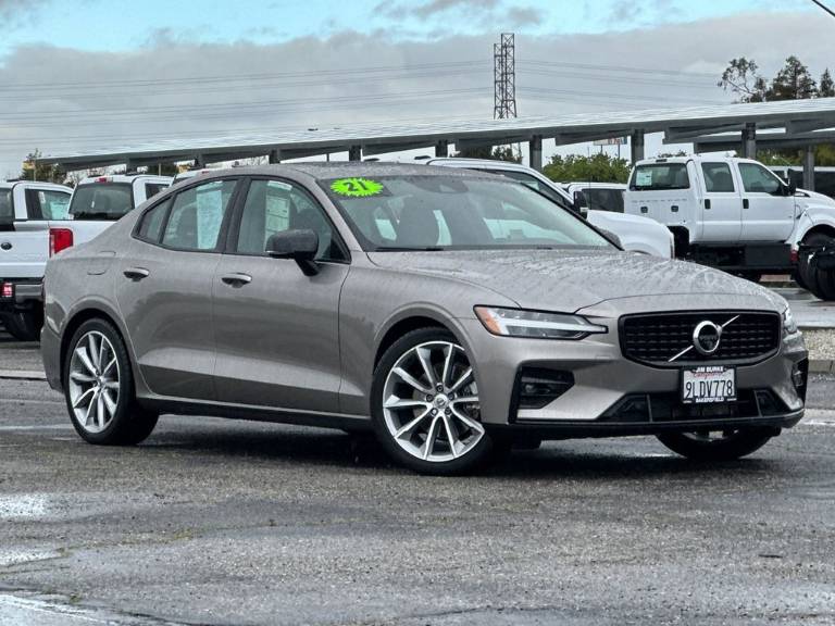 2021 Volvo S60 Momentum