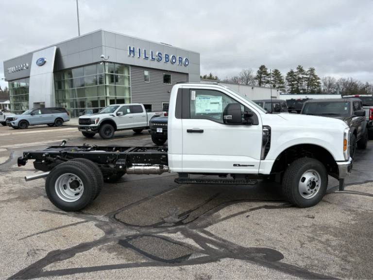 2026 Ford Super Duty F-350 DRW XL