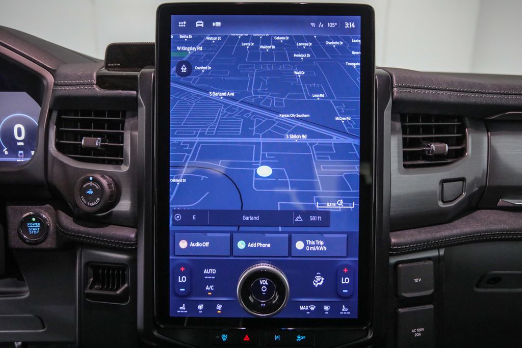 2025 Ford F-150 Lightning Flash - Photo 16