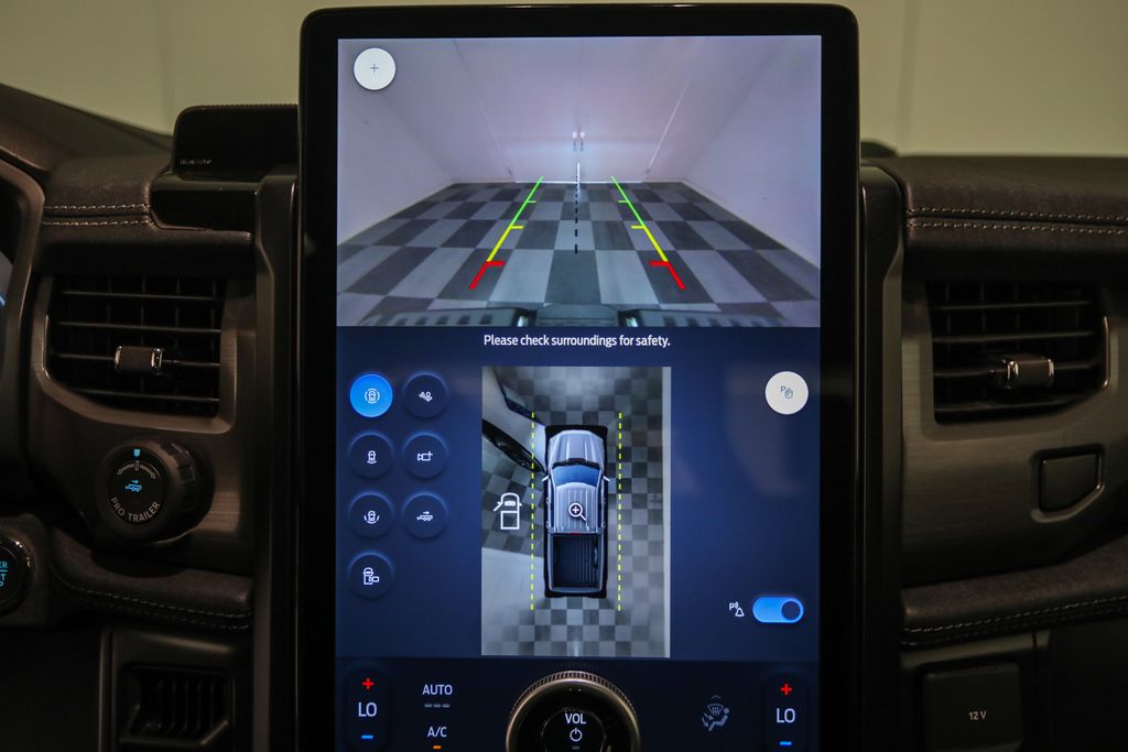 2025 Ford F-150 Lightning Flash - Photo 18