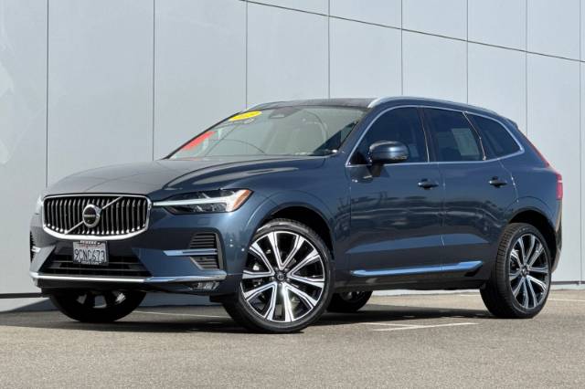 2023 Volvo XC60 B5 Ultimate Bright Theme