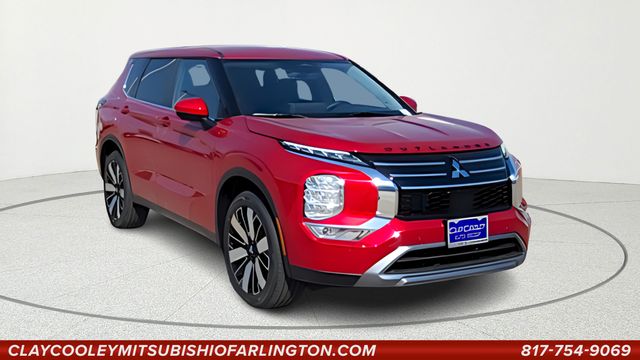 2026 Mitsubishi Outlander SE FWD's photo