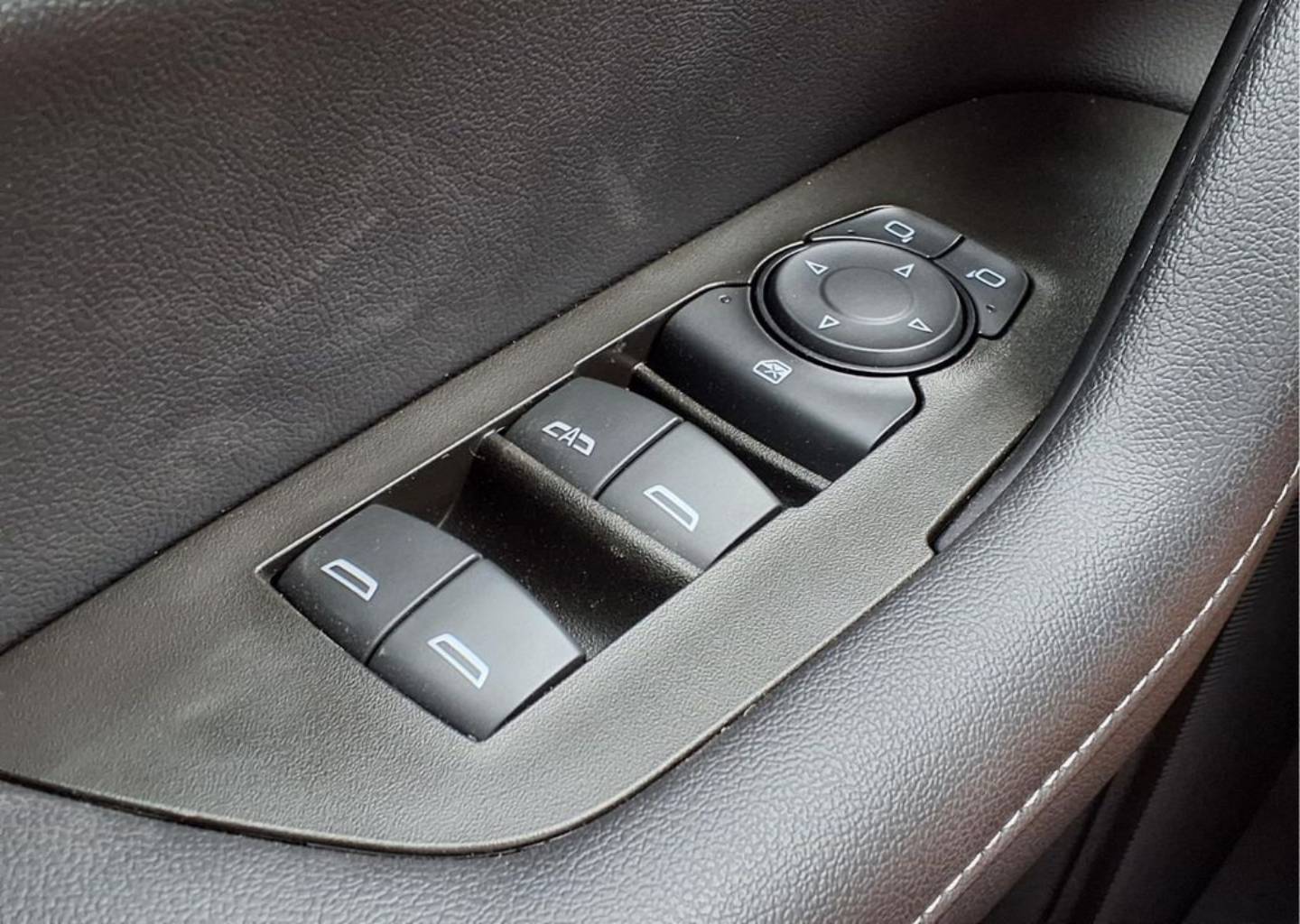 2023 Chevrolet Blazer 2LT - Photo 16