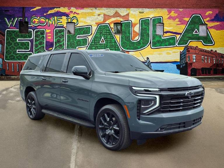 2025 Chevrolet Suburban RST