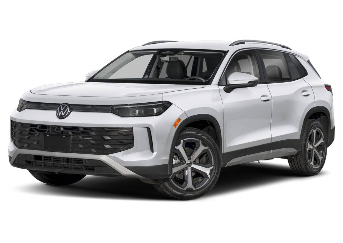 2026 Volkswagen Tiguan 2.0T SE's photo