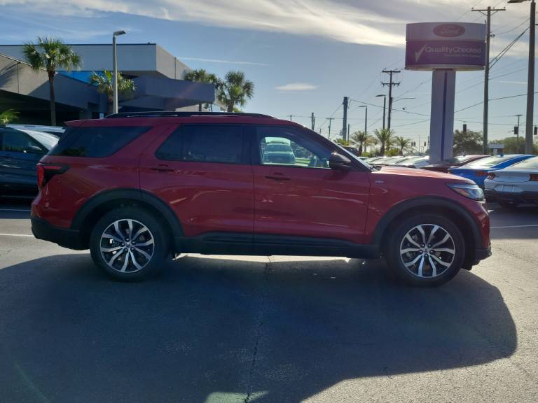 2026 Ford Explorer ST-Line