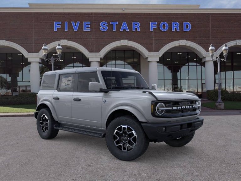 2026 Ford Bronco Outer Banks