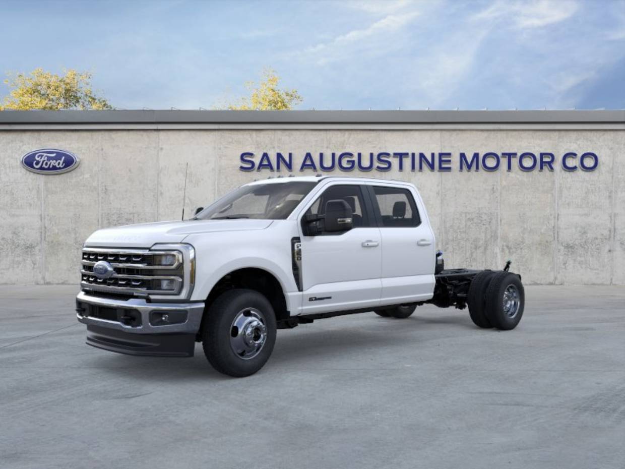 2026 Ford F-350 Super Duty Chassis Cab Lariat