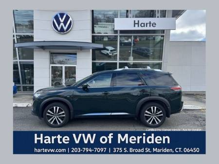 2023 Nissan Pathfinder Platinum