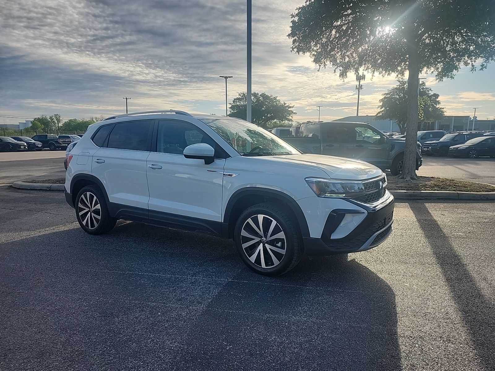 2024 Volkswagen Taos SE