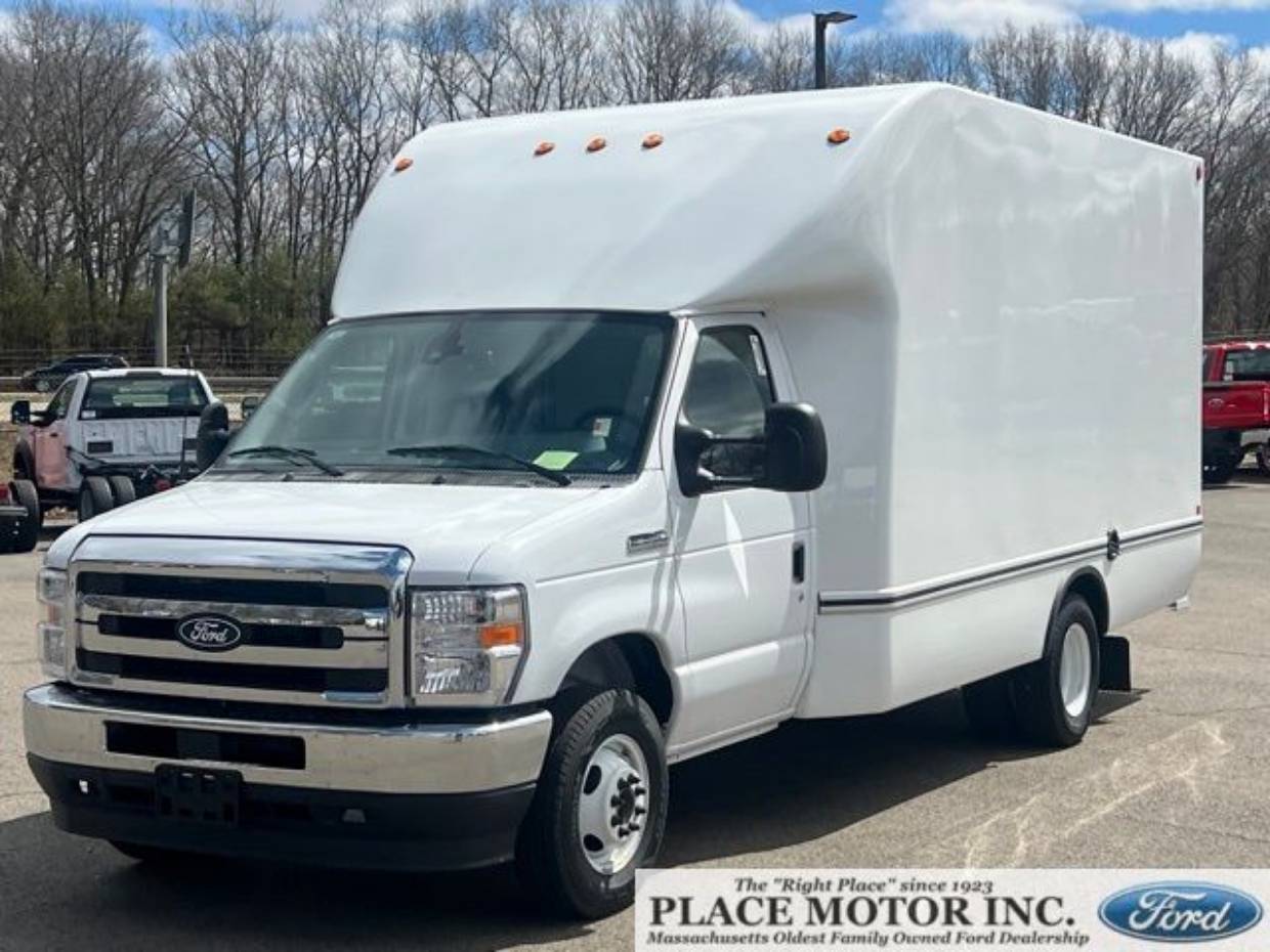 2027 Ford E-Series DRW E-350 Super Duty 158 in WB's photo