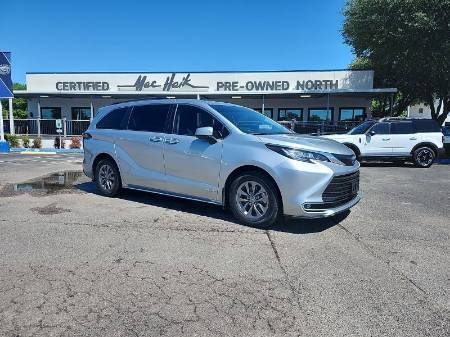 2021 Toyota Sienna XLE